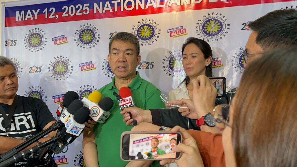 Senate Minority Leader Aquilino “Koko” Pimentel III files his Certificate of Candidacy (COC) as the representative of Marikina’s first district on the sixth day of the filing of COCs in San Juan City. (Photo from FAITH ARGOSINO / INQUIRER.net)