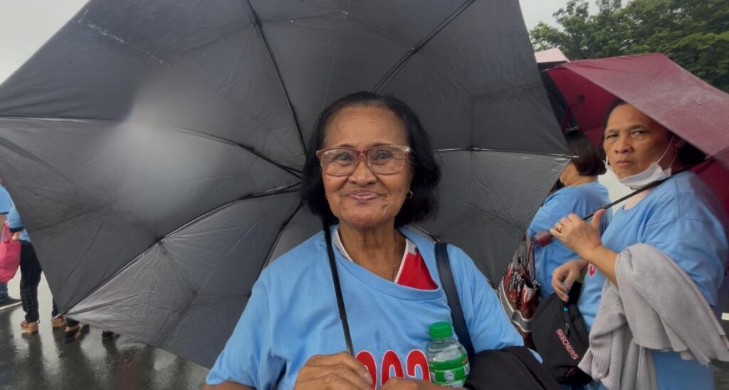 Teresita Ramos, elderly supporter of senatorial aspirant Benhur Abalos at the Manila Hotel Tent City (Photo from CHARIE ABARCA / INQUIRER.net)