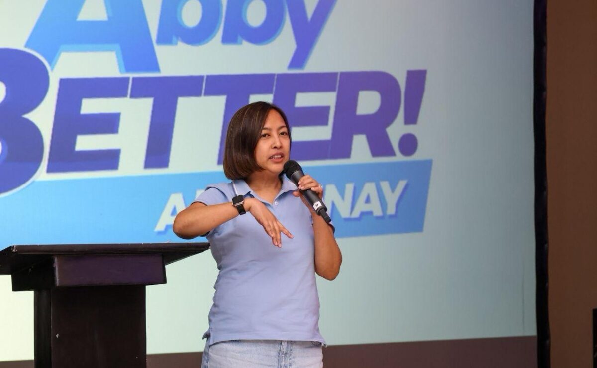 Mayor Abby Binay in a press conference together with other Alyansa candidates